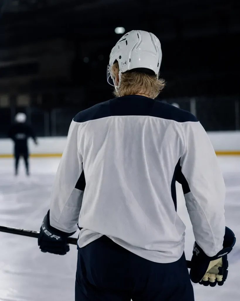 Hvad tjener Nikolaj Ehlers?